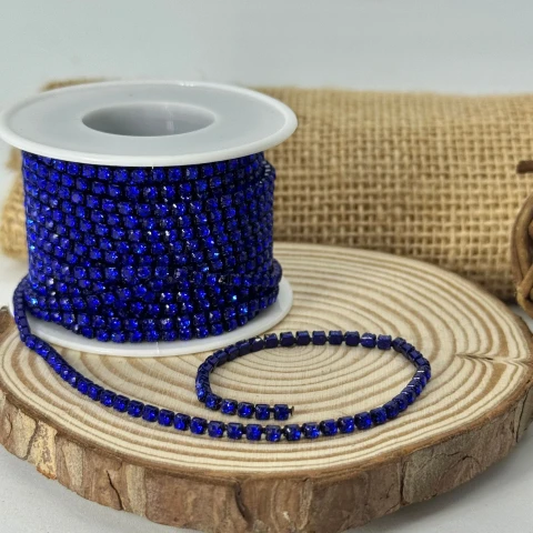 Цепі камні на бабінах ss 8 2.5 мм (10 ярдів), електрик