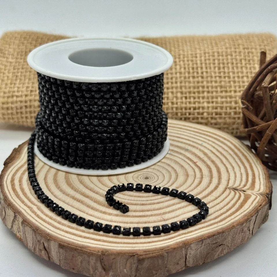 Цепі камні на бабінах ss 12 3 мм (10 ярдів), чорний