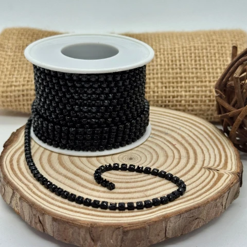 Цепі камні на бабінах ss 12 3 мм (10 ярдів), чорний