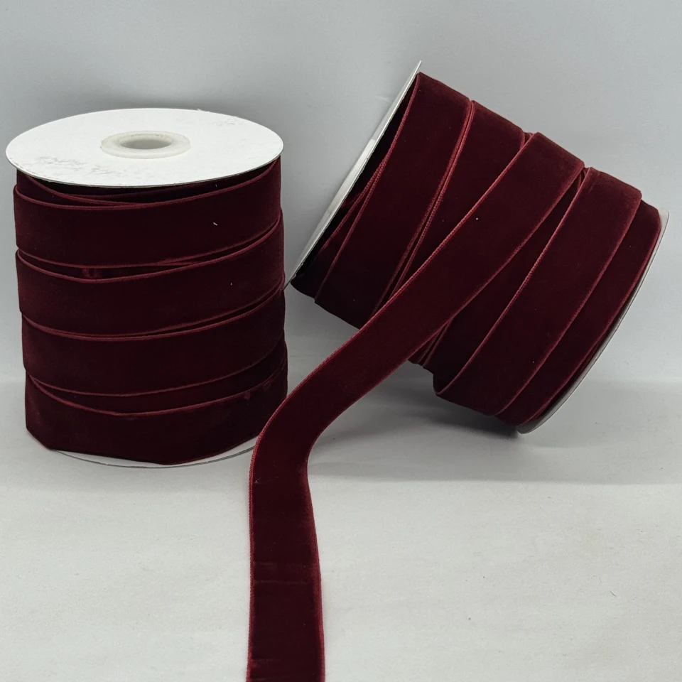 Стрічка оксамит 2 см (25 ярдів/22,75 м.), 95  темний бордовий