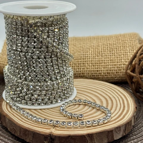 Цепи камни на бабинах ss 18 4.2 мм (10 ярдов), серебро