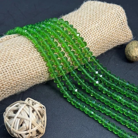 Хрусталь на нитці 8 мм (10*63 шт.), М026 зелена трава